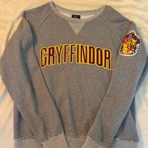 Harry Potter Gryffjndor Crew Neck from Universal Studios size medium. Unisex.